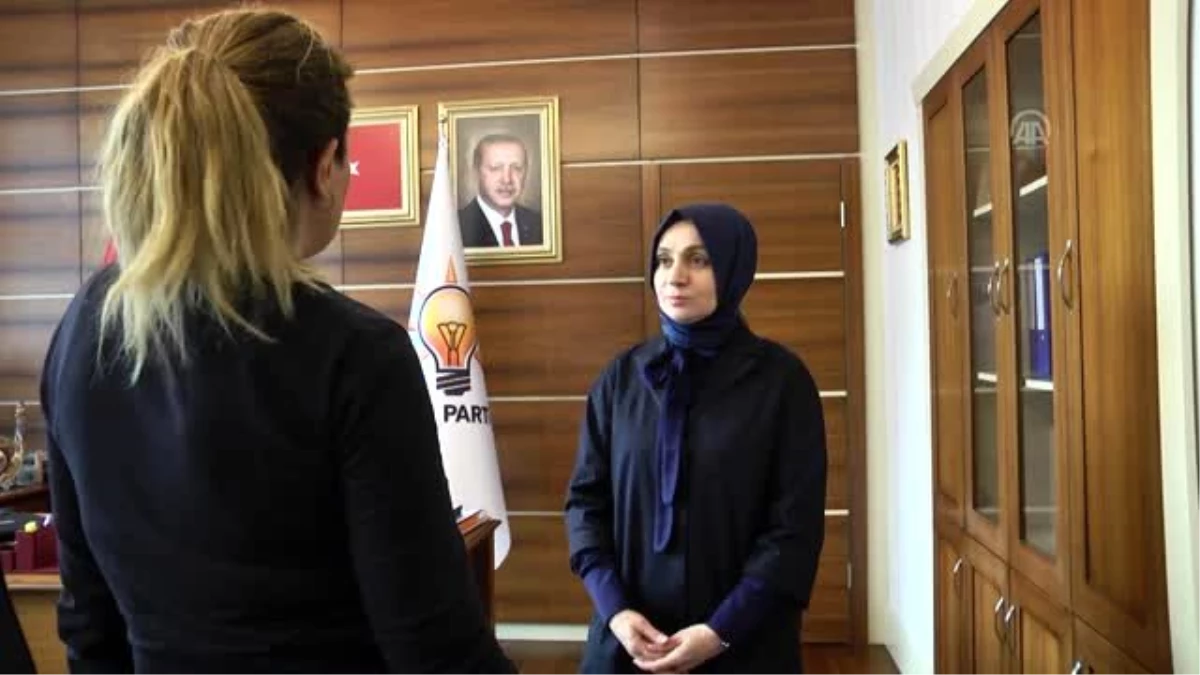 "CHP\'li Özkoç, TBMM\'deki bütün kadınlardan özür dilemeli"