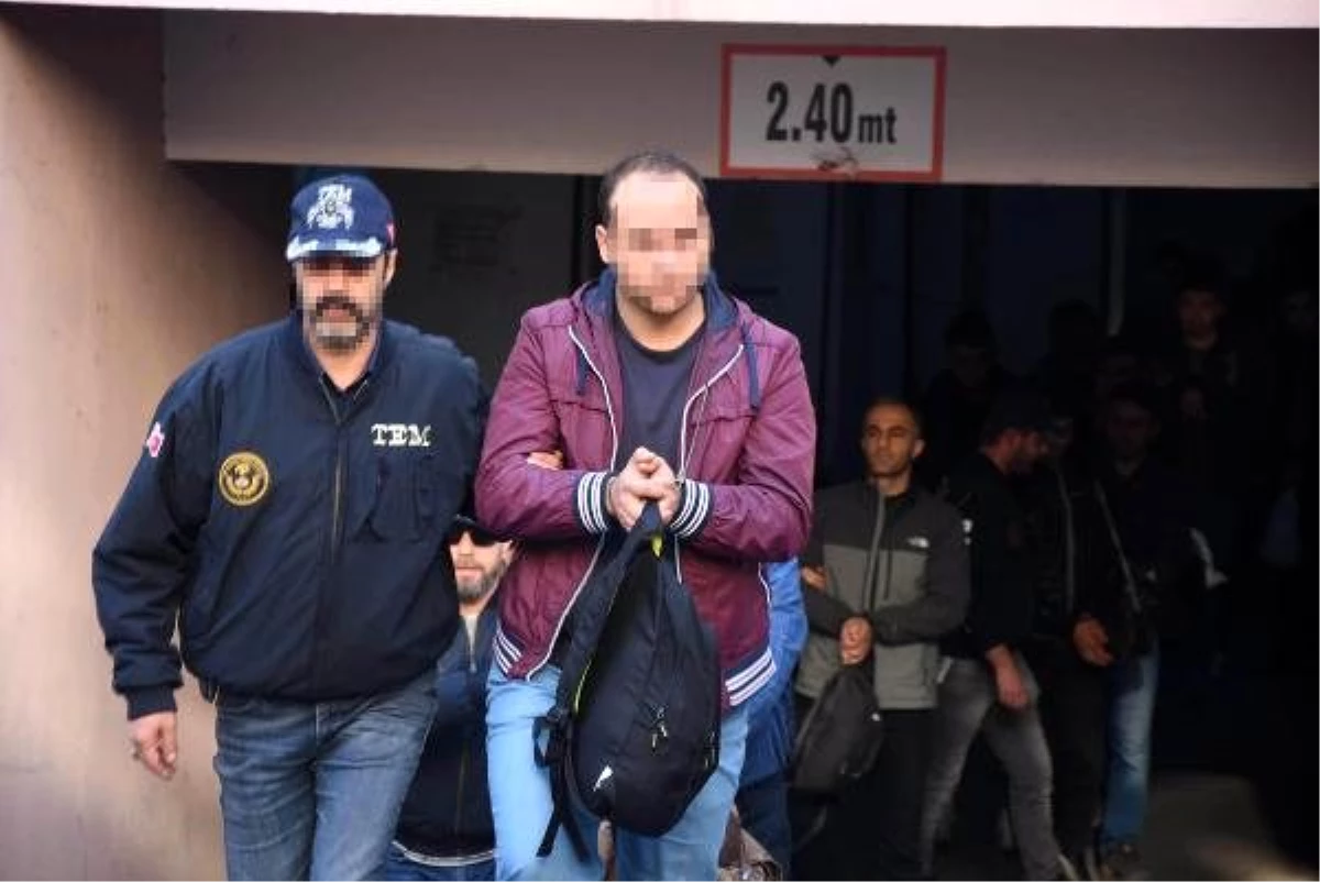 İzmir\'de, 63 FETÖ şüphelisi daha adliyede