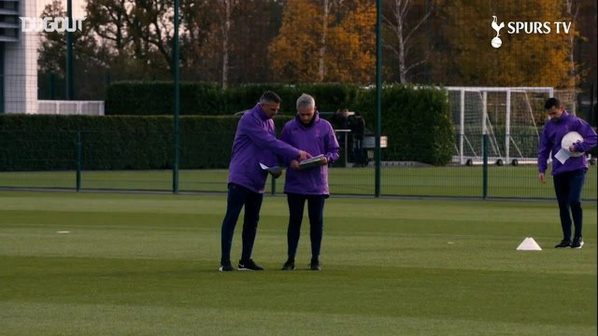 Jose Mourinho, Tottenham ile ilk antrenmanına çıktı