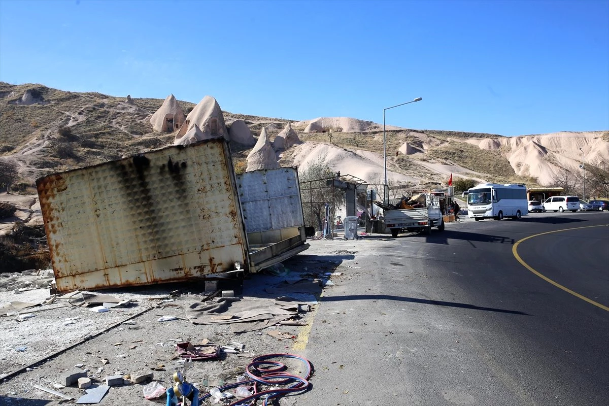 Kapadokya\'daki baraka tarzı 41 iş yeri yıkıldı