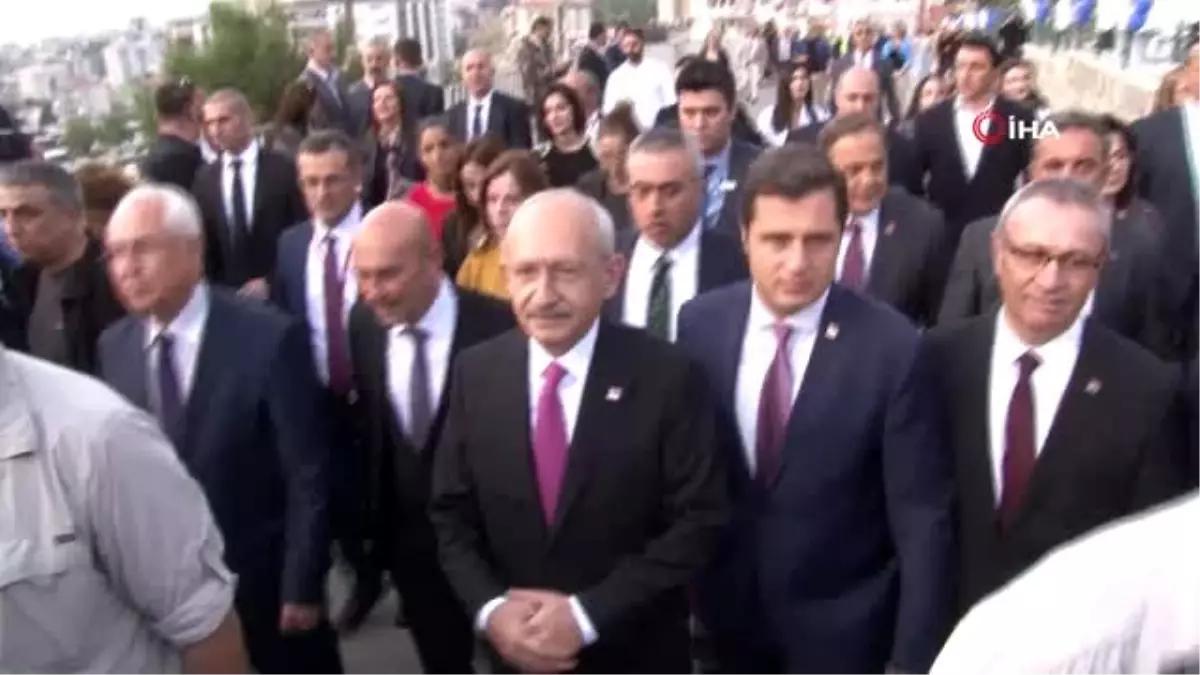 Kılıçdaroğlu İzmir\'de kız öğrenci yurdu açılışına katıldı