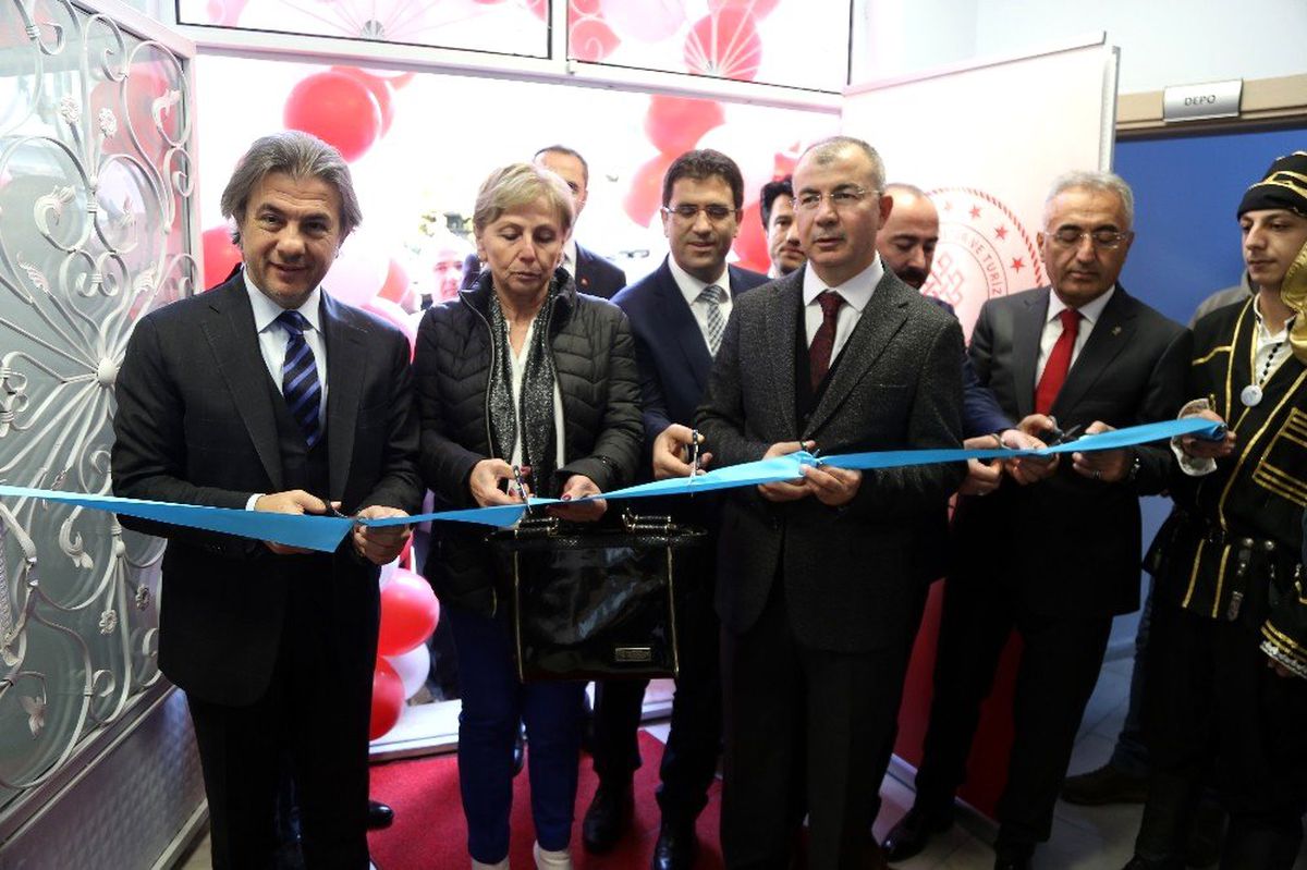 Kültür ve Turizm Bakan Yardımcısı Demircan, Artvin\'de kütüphane açılışına katıldı
