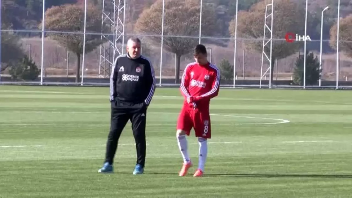 Sivasspor "Kadına şiddete hayır" dedi