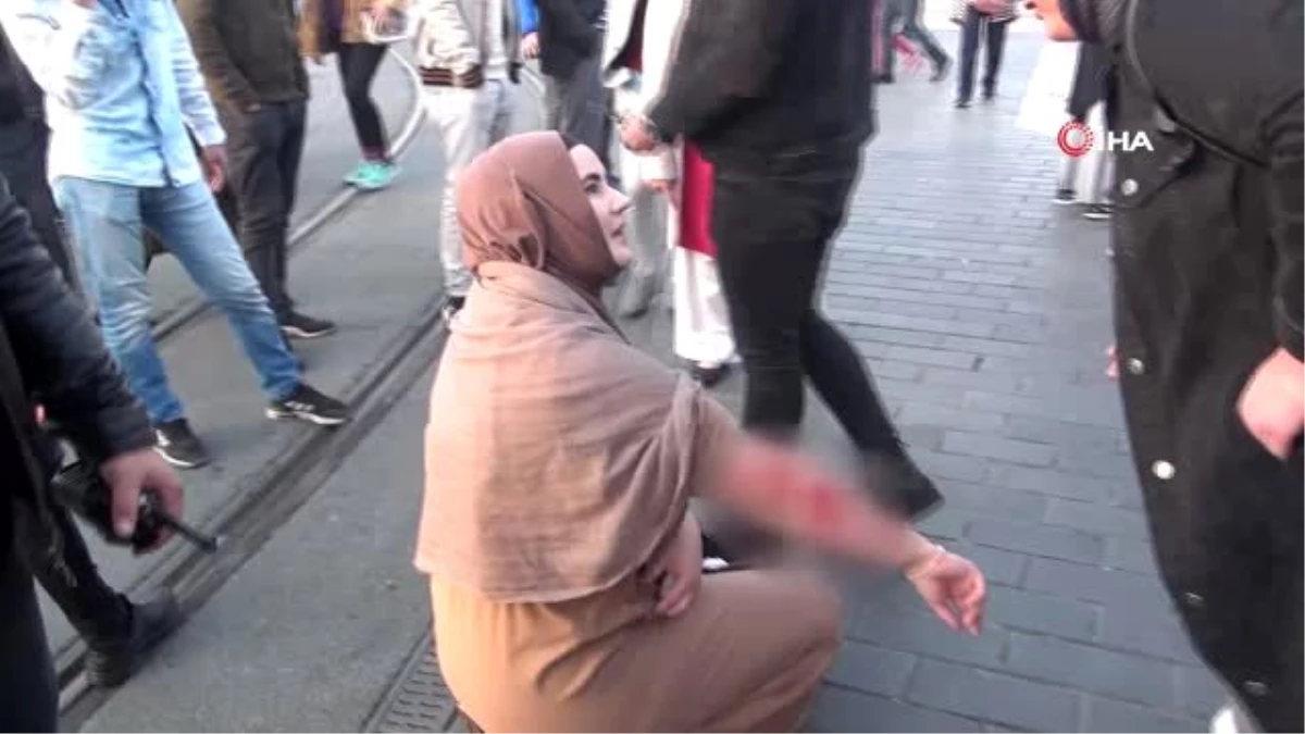 Taksim Meydanı\'nda sevdiği köpek tarafından ısırılan kadın kanlar içerisinde kaldı