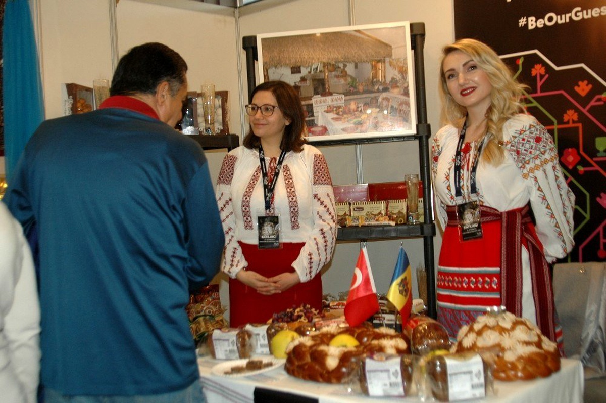 Balina ekmeğinden renklisine ekmeğin her türü Ankaralıların beğenisine sunuldu