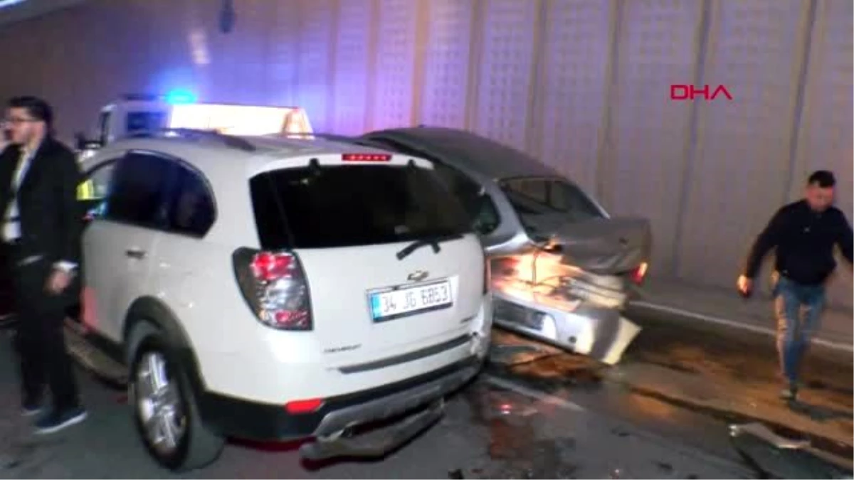 Başakşehir\'de zincirleme trafik kazası 2 yaralı