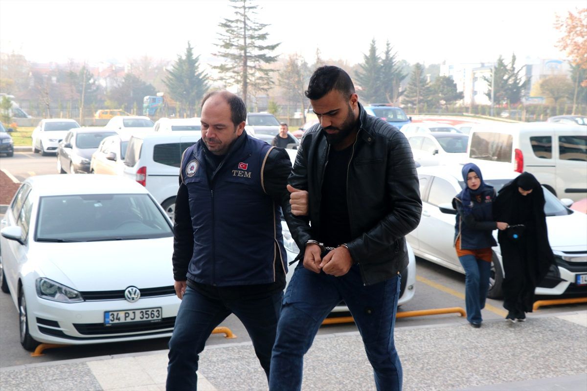 Bolu\'da yakalanan DEAŞ şüphelisi Iraklı çift adliyeye çıkarıldı
