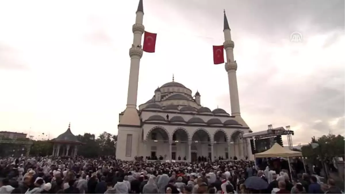 Cumhurbaşkanı Erdoğan: "Bizim inancımızda camilerimiz gelinen, kullanılan ve iş bitince terk edilen...