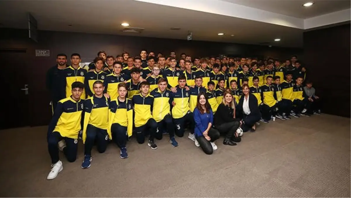 Fenerbahçeli sporcular, Sporda Şiddetsiz İletişim Eğitim Semineri\'ne katıldı