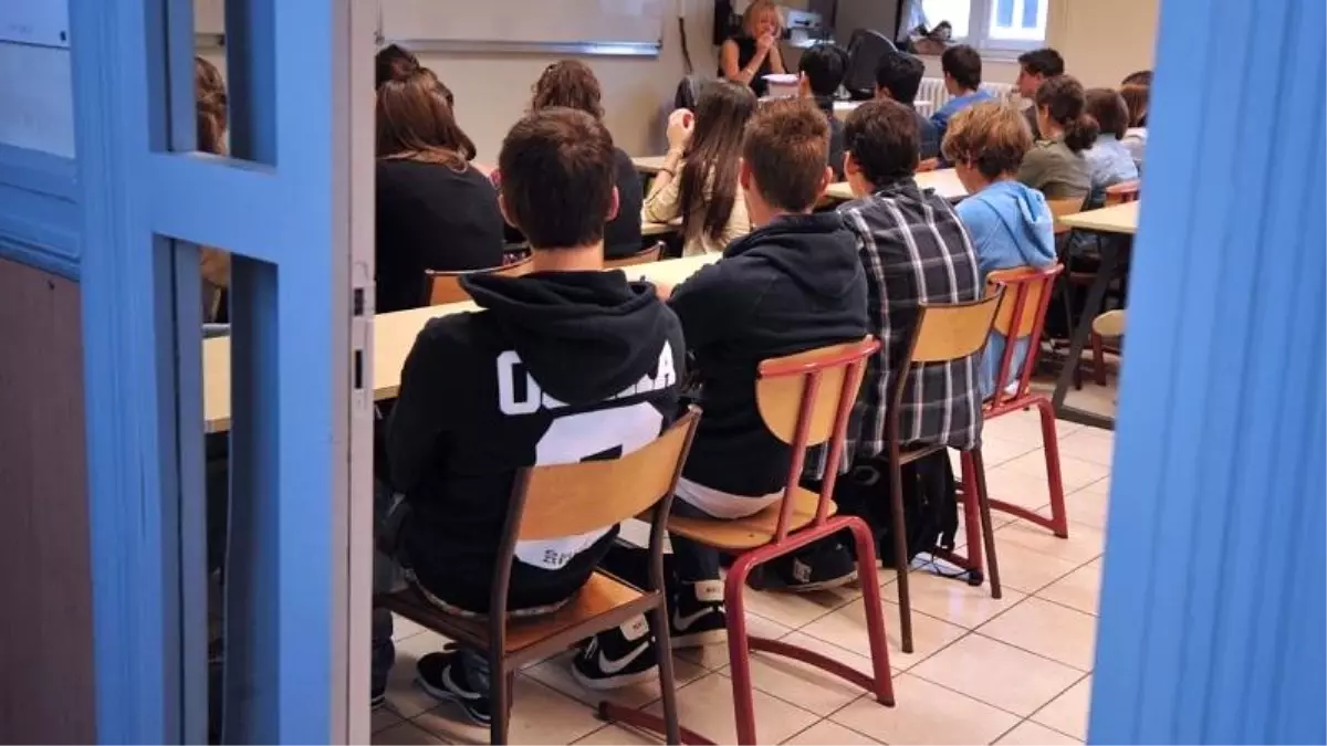 Fransa\'da lise öğrencilerine hipnoz ile İngilizce dersi
