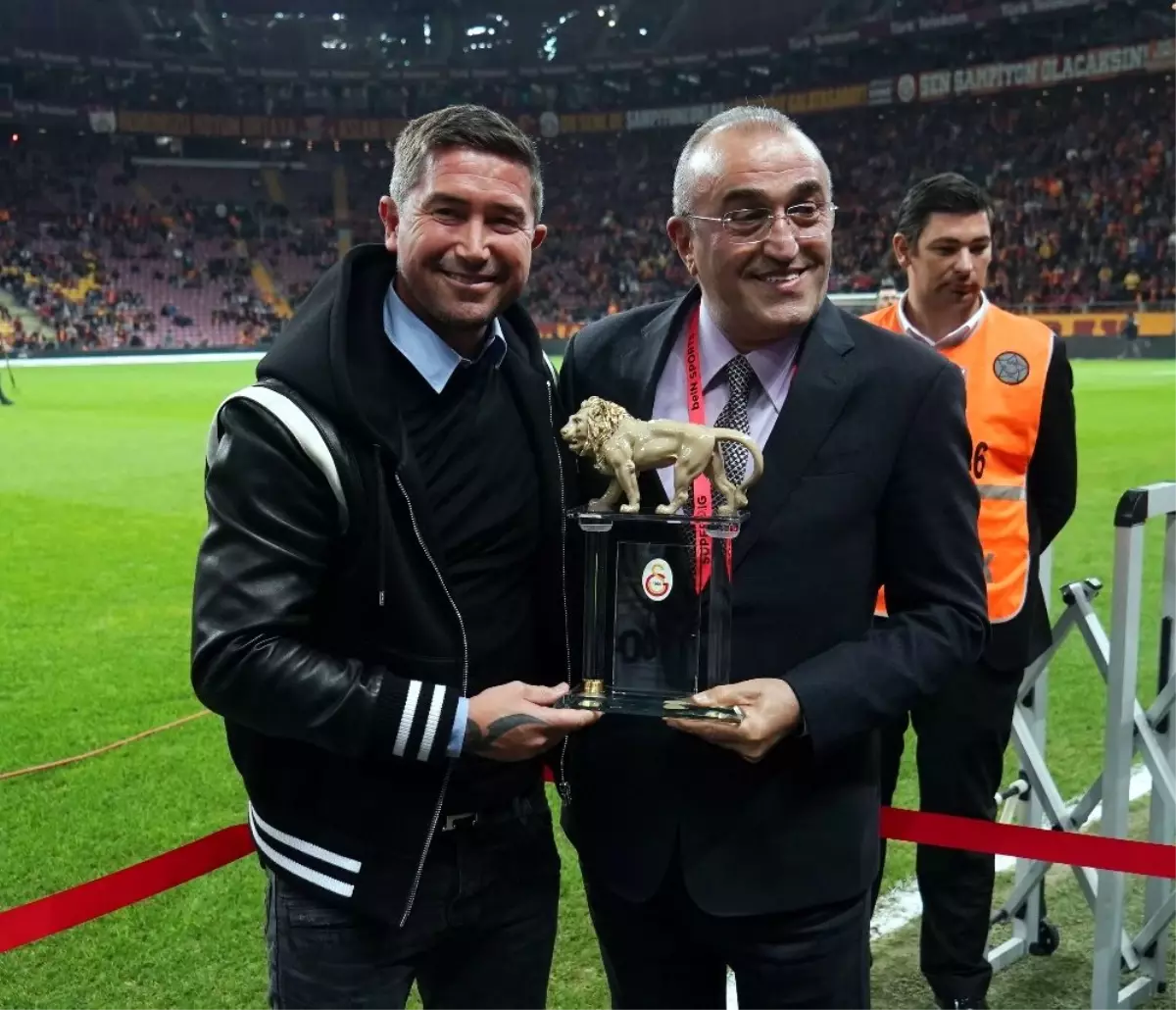 Harry Kewell\'a plaket verildi