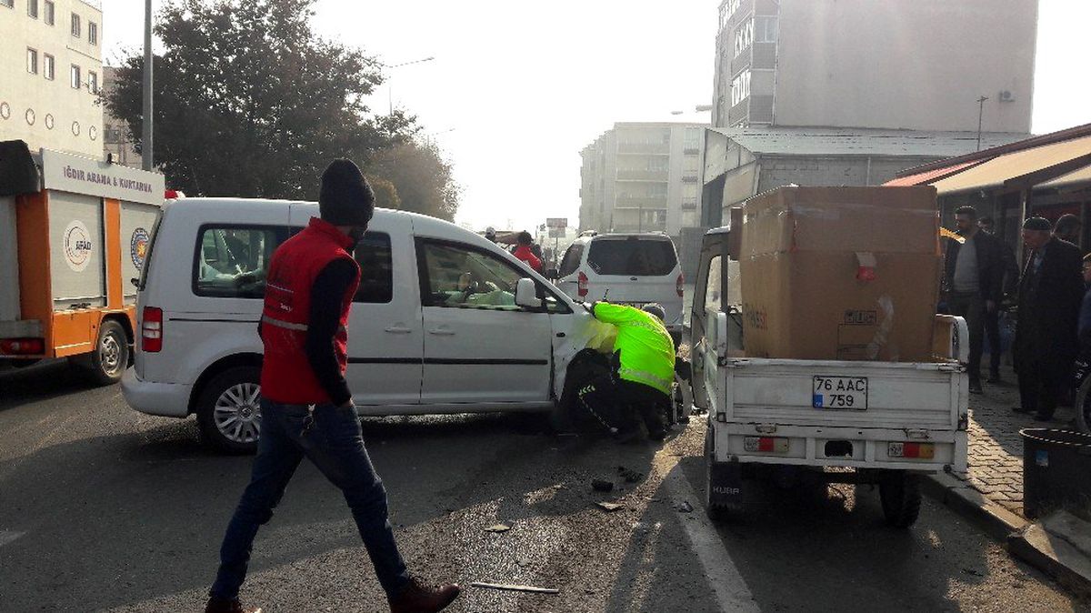 Iğdır\'da Zincirleme Trafik Kazası