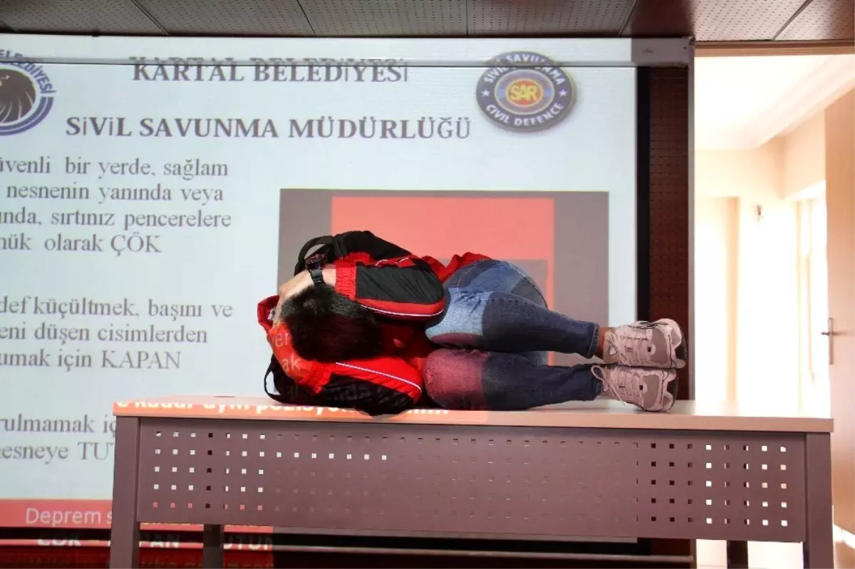 Kartal Belediyesi\'nden öğretmenlere ilk yardım ve afet bilinçlendirme eğitimi