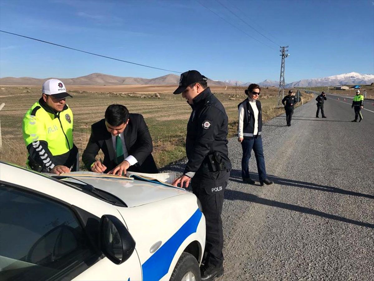 Kaymakam Balkanlıoğlu, trafik uygulama noktalarını denetledi