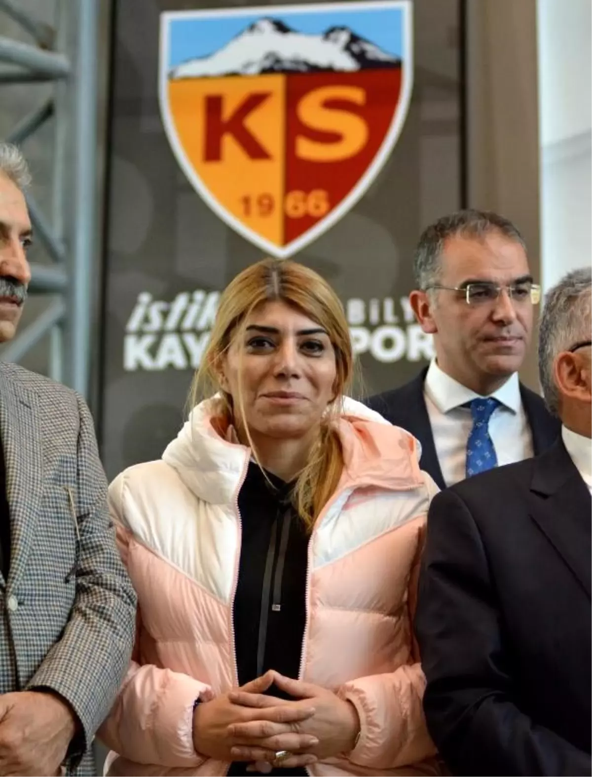 Kayserispor\'a kadın başkan adayı