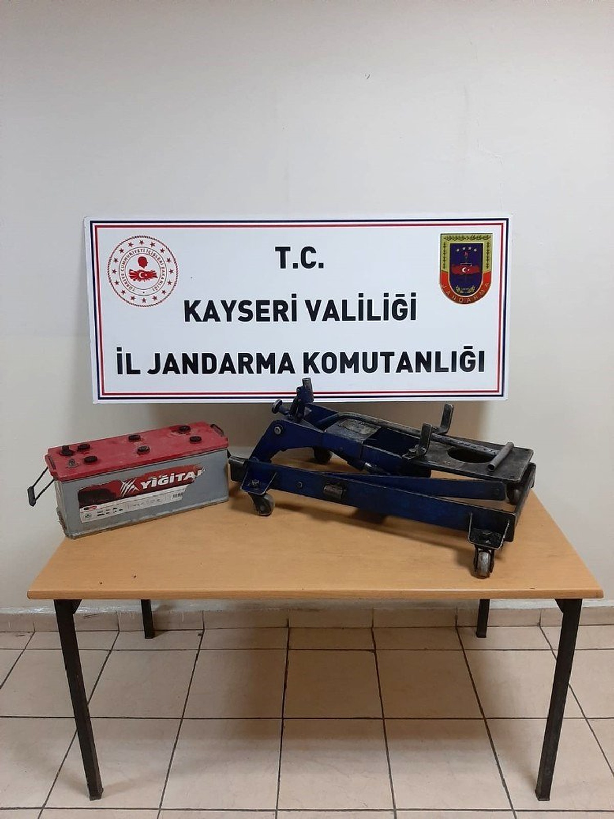 Mazot ve motoru çalan hırsızlar tutuklandı