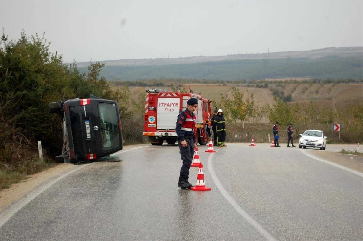 Tekirdağ\'da minibüs devrildi: 5 yaralı