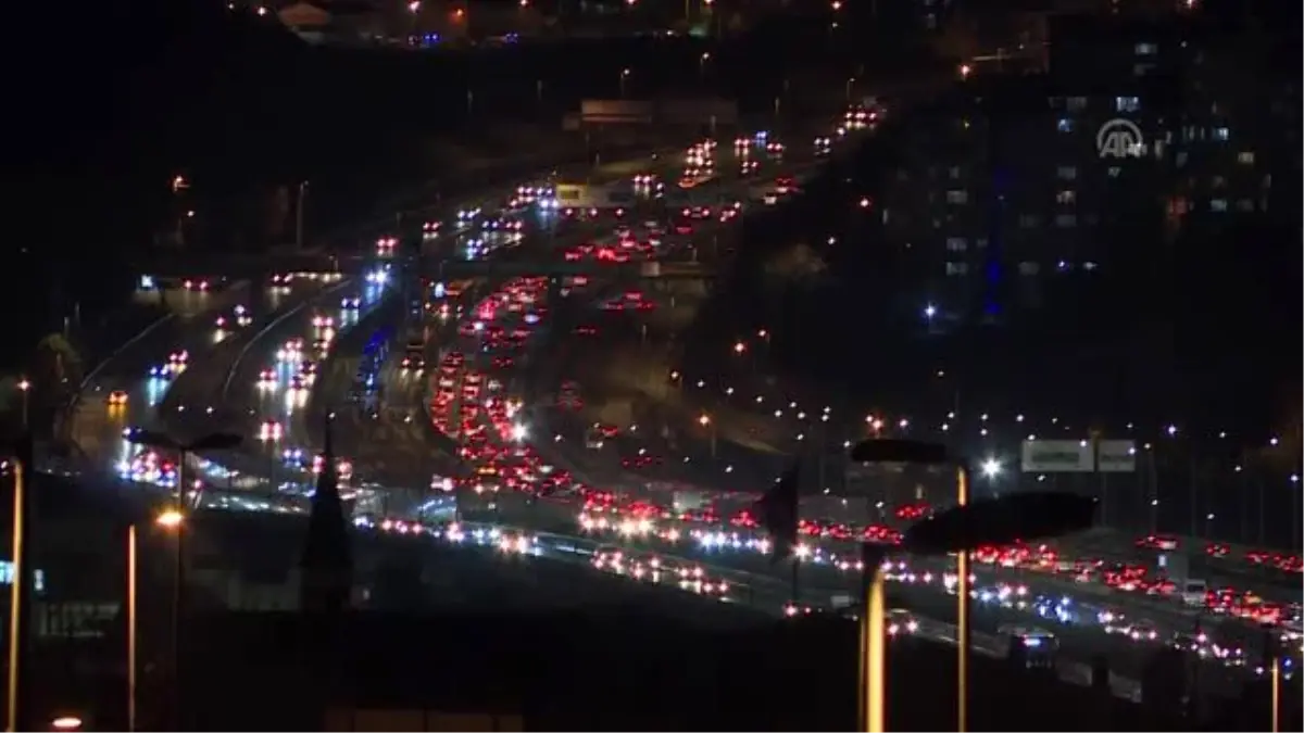 Trafik yoğunluğu yaşanıyor