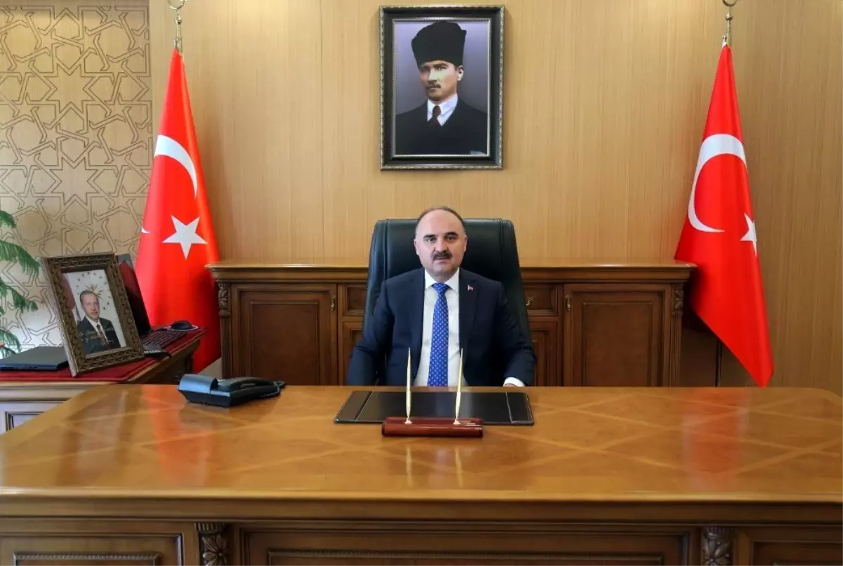 Vali Şehmus Günaydın\'ın 24 Kasım Öğretmenler Günü mesajı