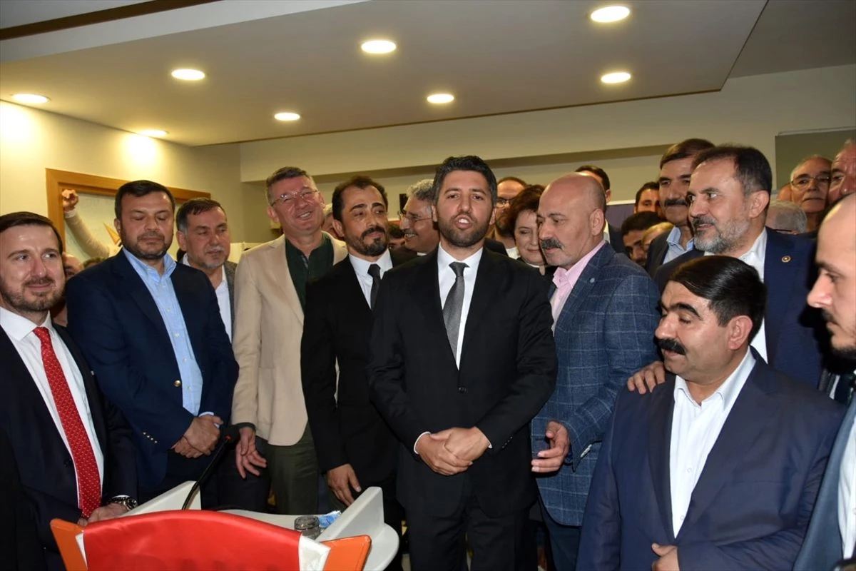 AK Parti Adana İl Başkanlığına atanan Mehmet Ay, görevi devraldı