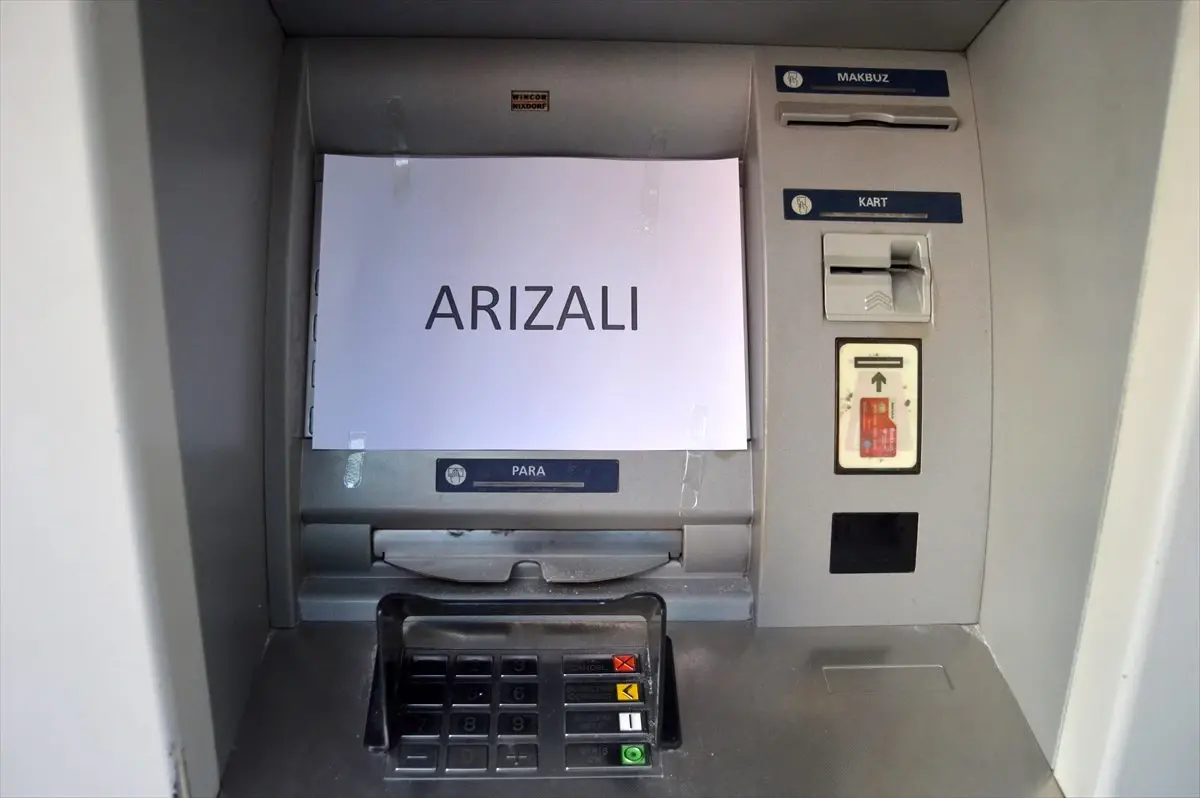 ATM\'lere zarar verdi, cezaevine girmek için yaptığını söyledi