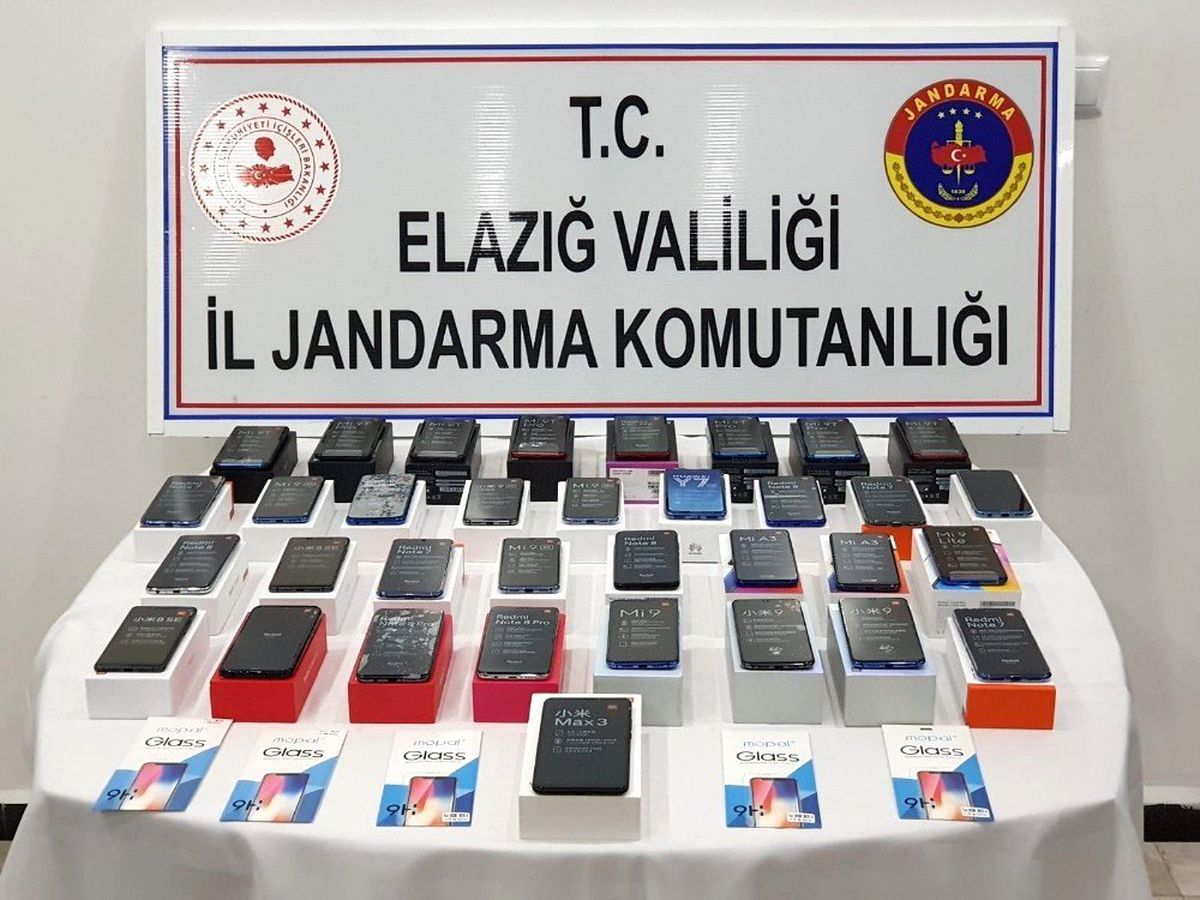Elazığ\'da 34 adet kaçak telefon elegeçirildi