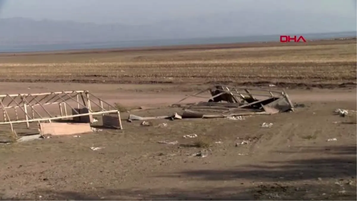 Elazığ sular çekildi, ağıl ortaya çıktı