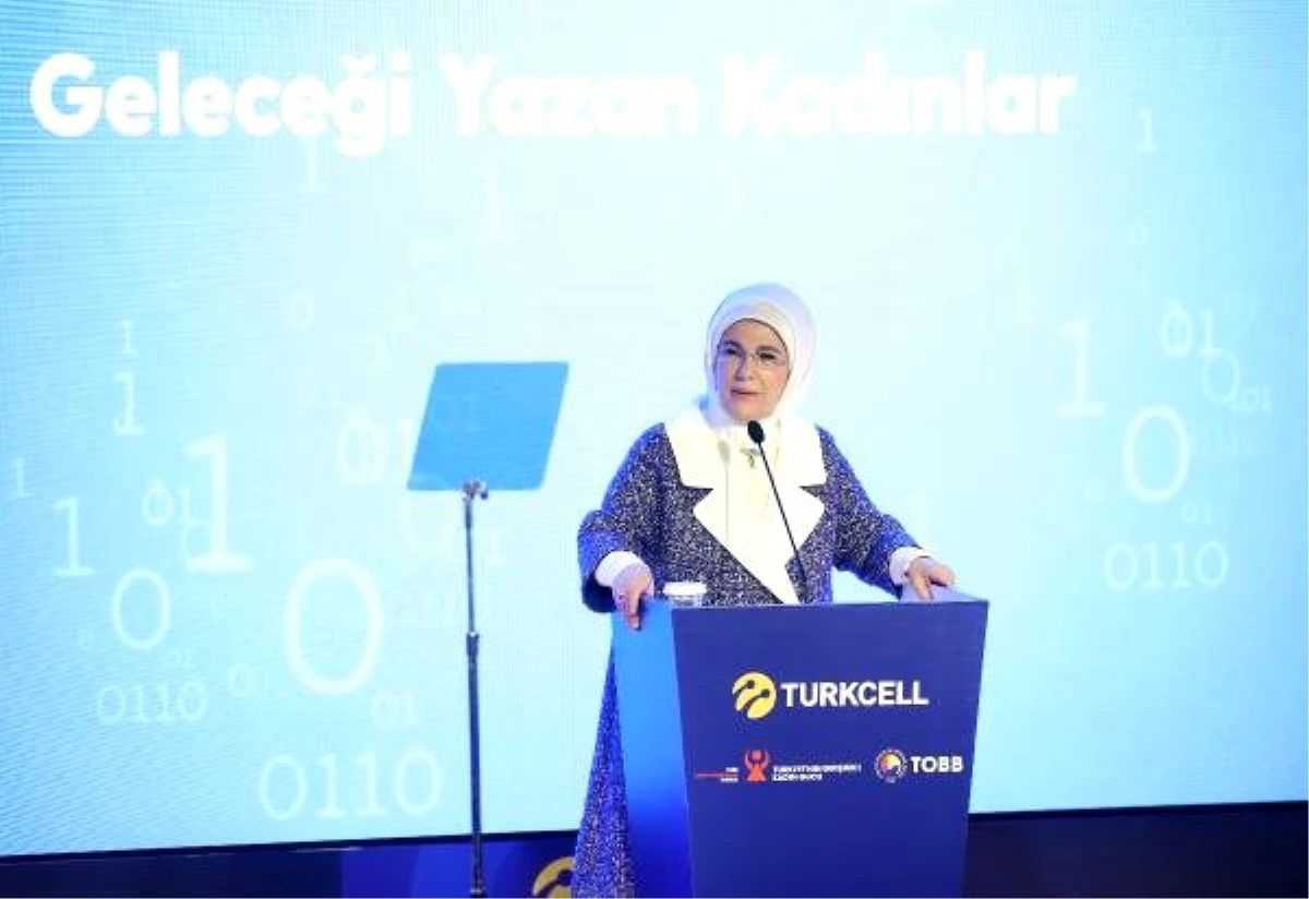 Emine Erdoğan, Geleceği Yazan Kadınlar Ödül Töreni\'ne katıldı