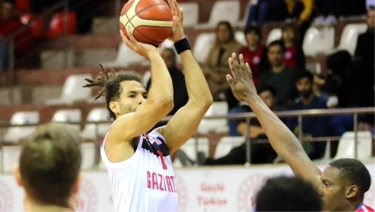 Gaziantep Basketbol ikinci yarı açıldı! Büyükçekmece\'yi 88-73 mağlup etti...