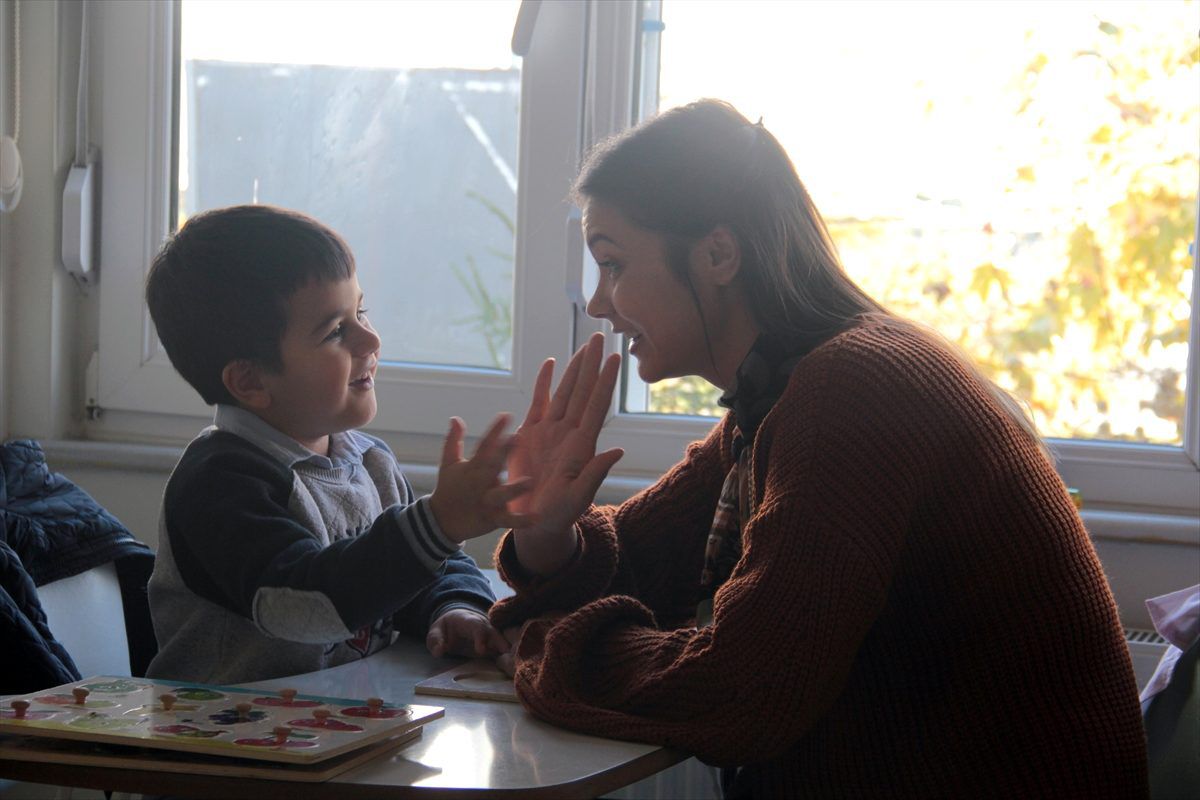 Genç öğretmenlerden "özel çocuklar"a anne şefkatiyle eğitim