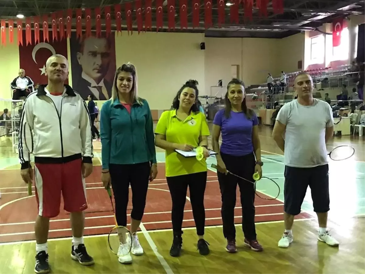 Isparta\'da öğretmenler badmintonda yarıştı