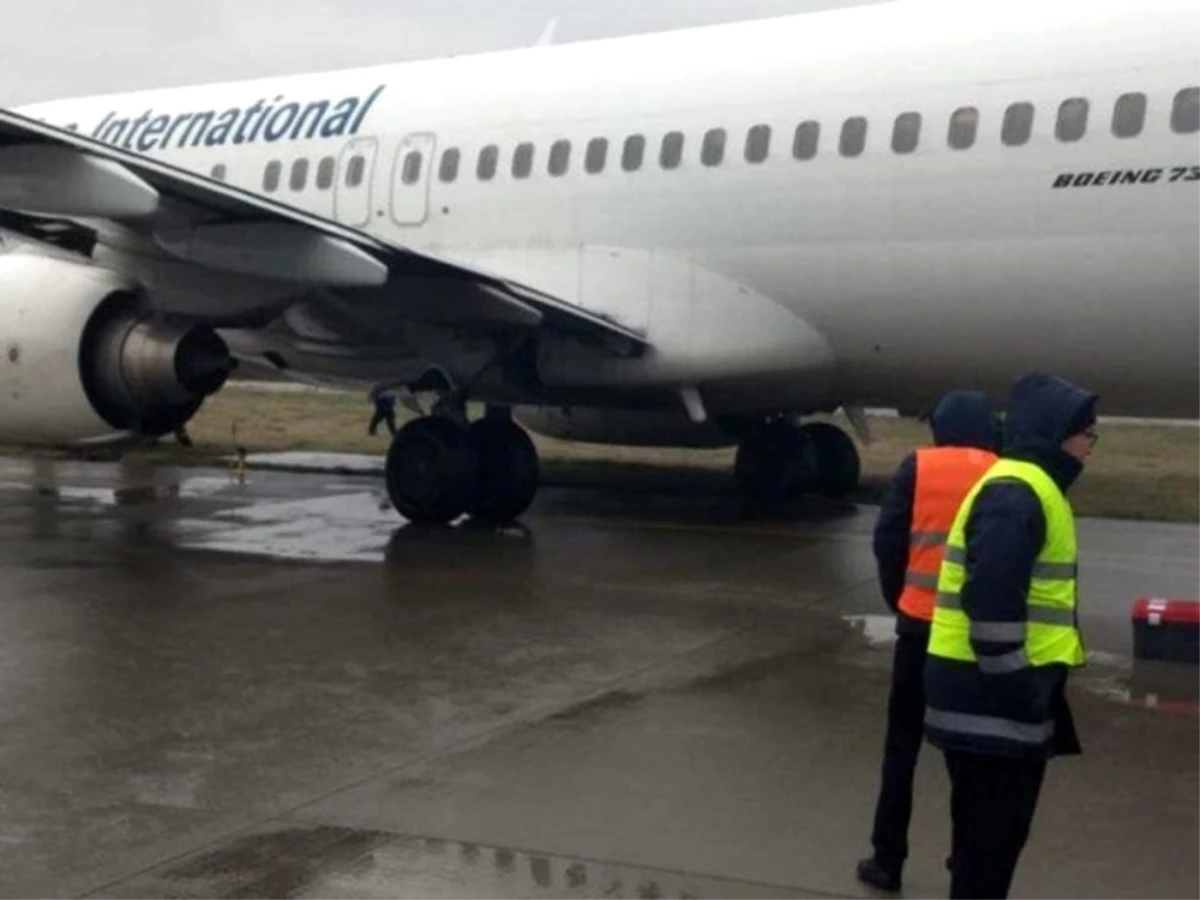 Lviv\'de uçak pistten çıktı