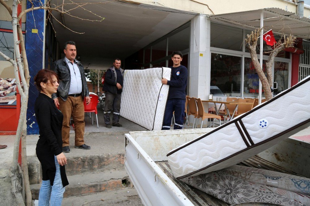 Mezitli\'de hayırseverlik köprüsü büyüyor