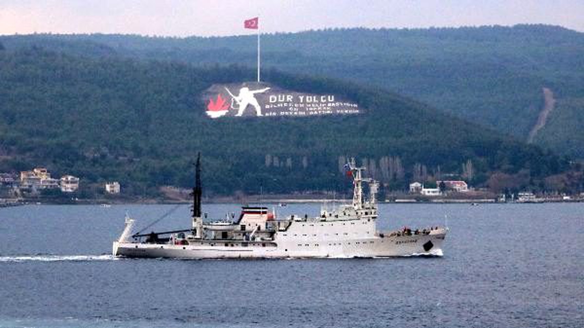 Rus araştırma ve istihbarat gemisi, Çanakkale Boğazı\'ndan geçti