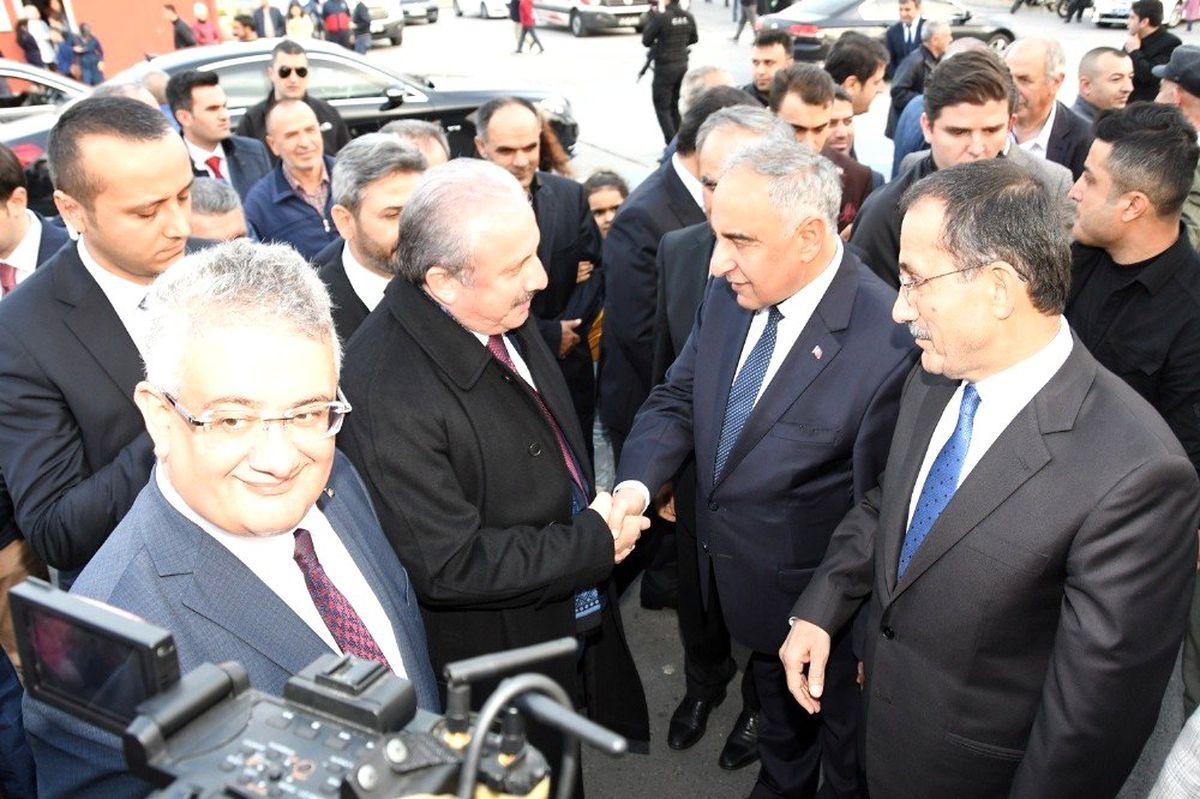 TBMM Başkanı Şentop, Adıyaman Üniversitesi standını ziyaret etti