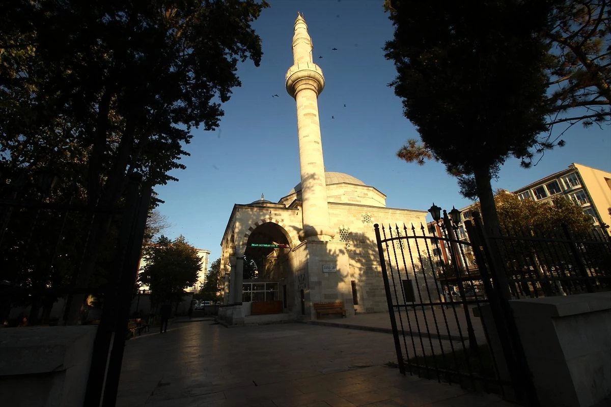 Tekirdağ\'daki 480 yıllık Ayaspaşa Camisi zamana direniyor