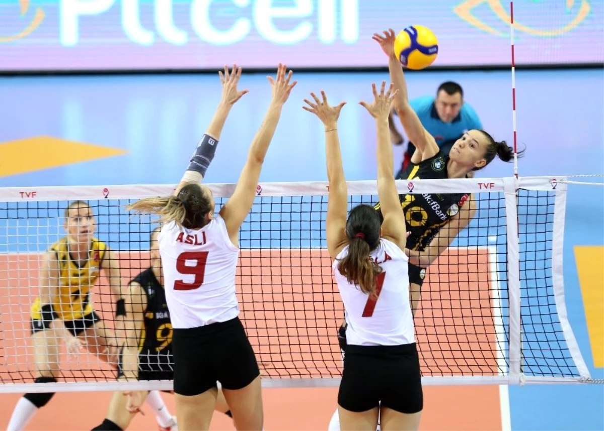 VakıfBank, Galatasaray\'ı 3-1 mağlup etti