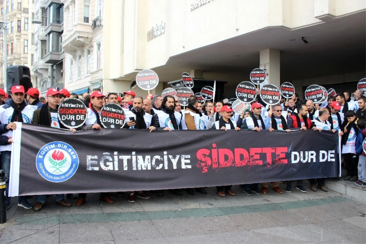 Yüzlerce öğretmen "Eğitimciye şiddete dur de" diye haykırdı