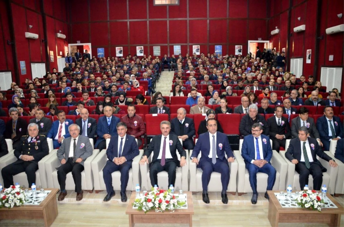 24 Kasım Öğretmenler Günü Malatya\'da kutlandı