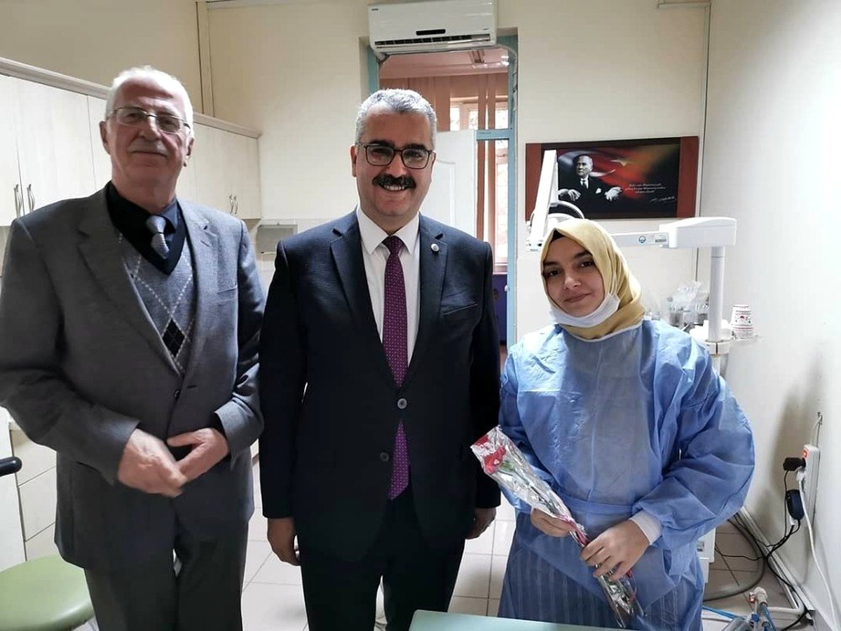 Ahlatcı, Diş Hekimleri\'nin gününü kutladı