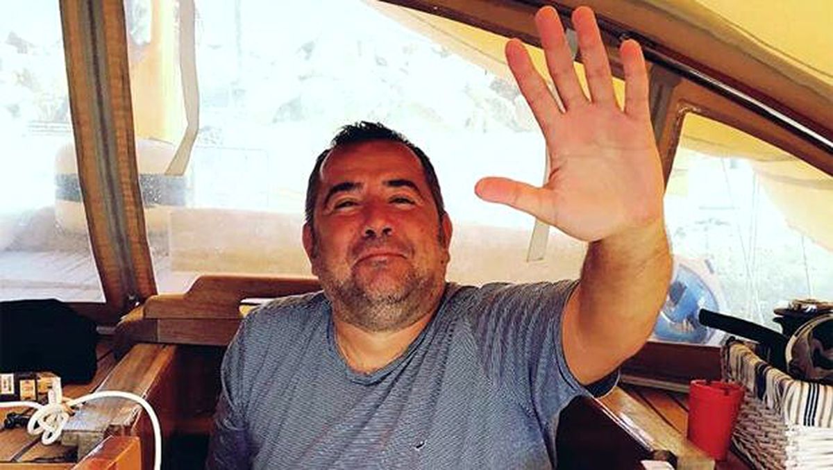 Ata Demirer, İstanbul\'a döndü!