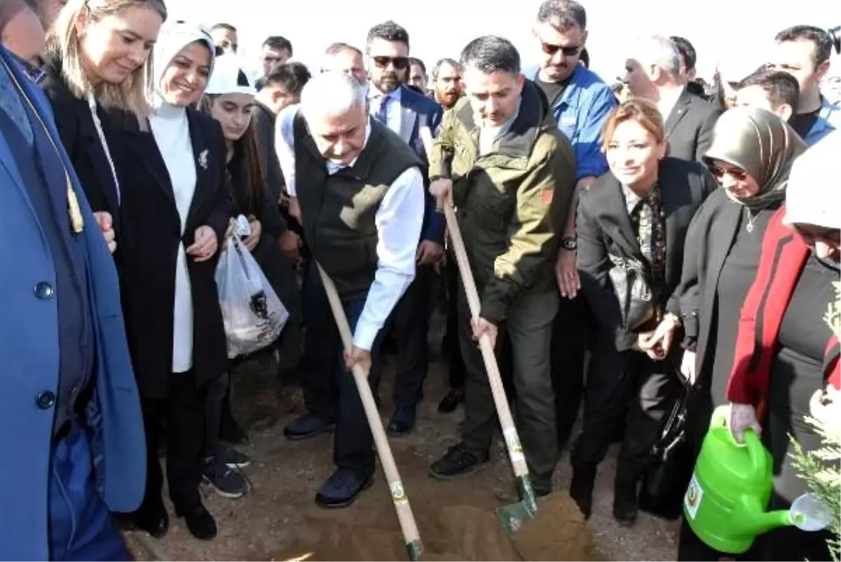 Binali Yıldırım: İzmir\'de hedef, tekli eğitimi yüzde 100\'e çıkarmak (2)