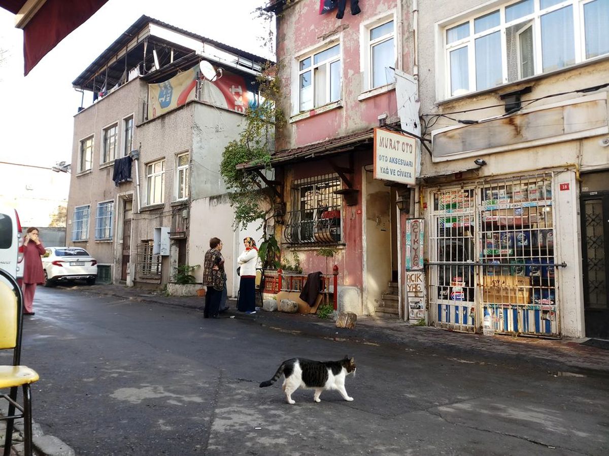 Emekli başkomiser silahıyla kızını vurdu