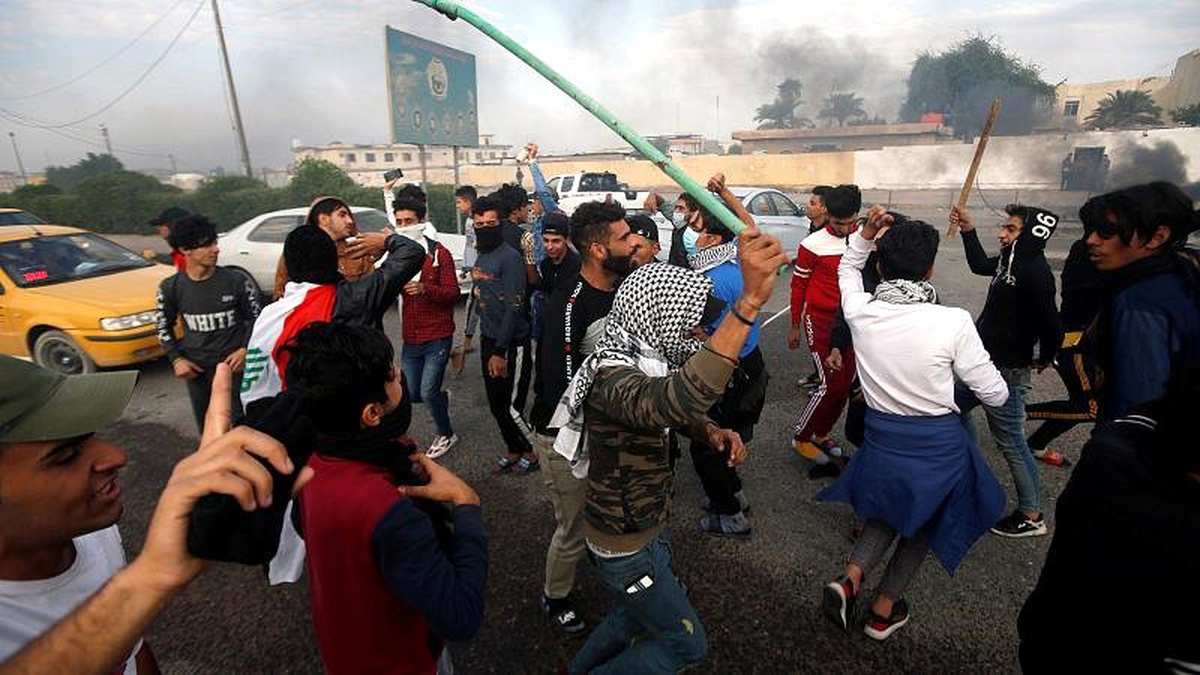 Irak\'ta hükümet karşıtı gösterilerde en az 5 kişi hayatını kaybederken 120\'den fazla kişi yaralandı