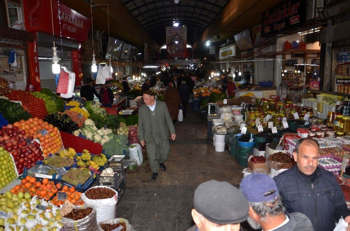 Ispanak üzerindeki kara bulutlar dağılıyor
