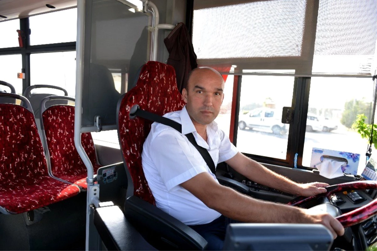 Kalp krizi geçiren yolcuya ilk müdahaleyi otobüs şoförü yaptı