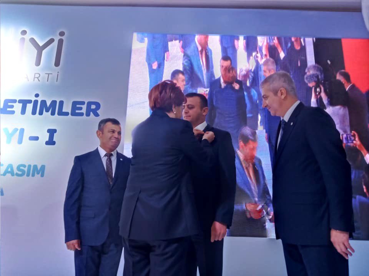 Kaş\'ta DP\'li 2 meclis üyesi İYİ Parti\'ye katıldı