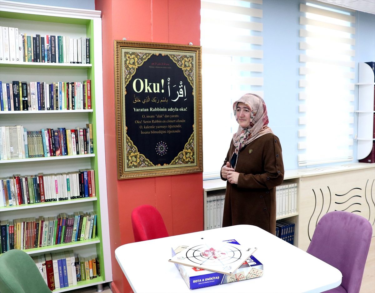 Kocaeli\'de öldürülen Necmeddin öğretmenin ailesi 24 Kasım\'ı hüzünlü geçiriyor