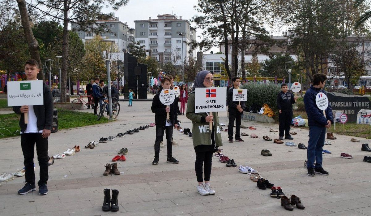 Liseli gençler Bafra\'dan dünyaya seslendiler