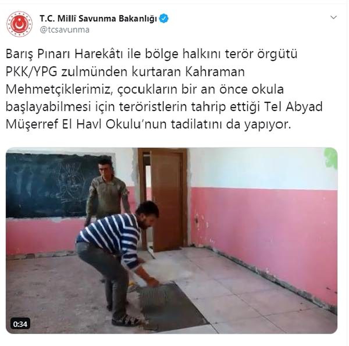 Mehmetçik, teröristlerin tahrip ettiği okulu onarıyor